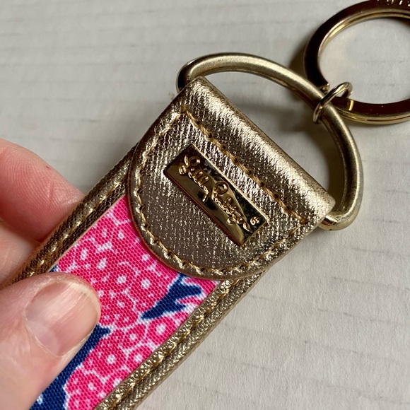💕Lilly Pulitzer Pink Pineapple Key Ring💕 - Picture 4 of 5